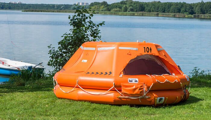 10-SEATER INFLATABLE RESCUE RAFT